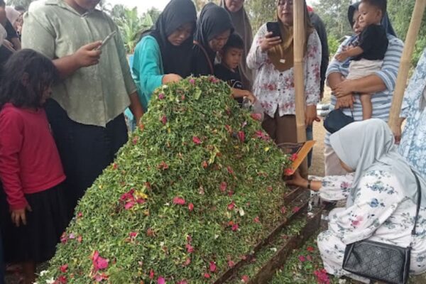 Makam Nia